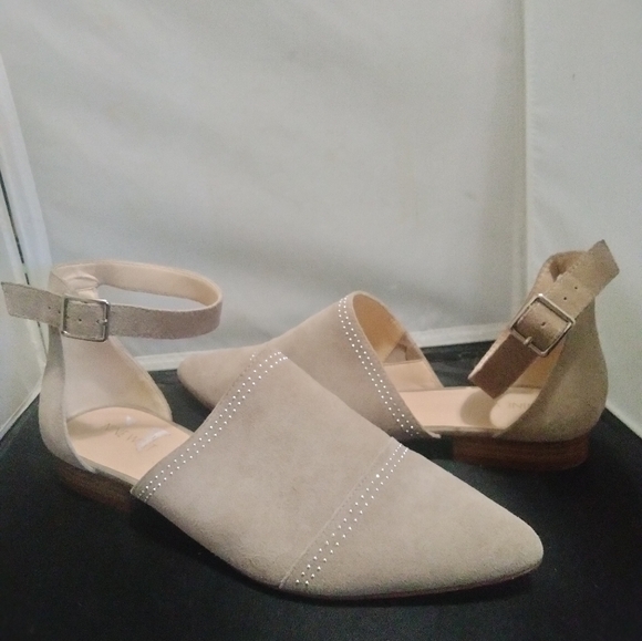 Women's nine West studded suede pointy ankle strap flat shoes size 10 tan cream - Picture 8 of 8